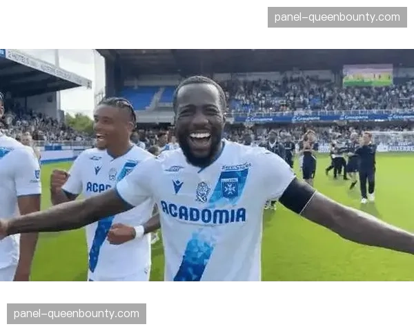 欧塞尔艰难战平保级对手，主帅坦言“每一分都像金子般珍贵”