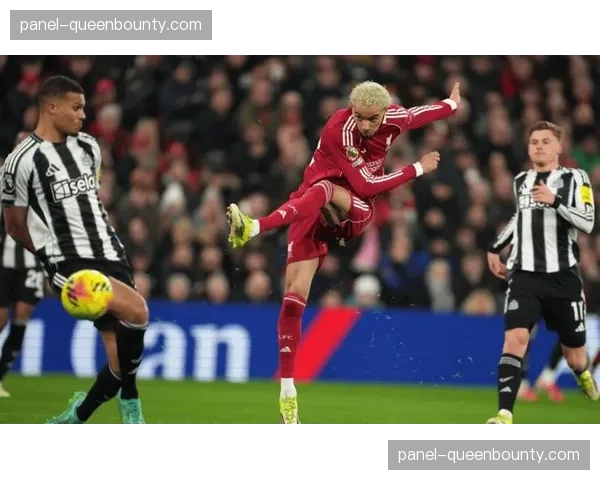 利物浦4-1大胜谢菲联，萨拉赫两传一射