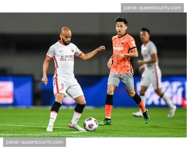 事件脉络：从赛季初高位逼抢到三月固守一分，某保级队的战术生存之道。